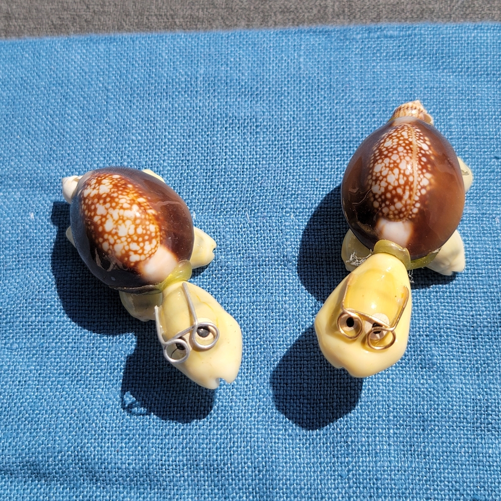 Handcrafted Pair Of Turtle Figurines Wearing Spectacles - Brown and Cream